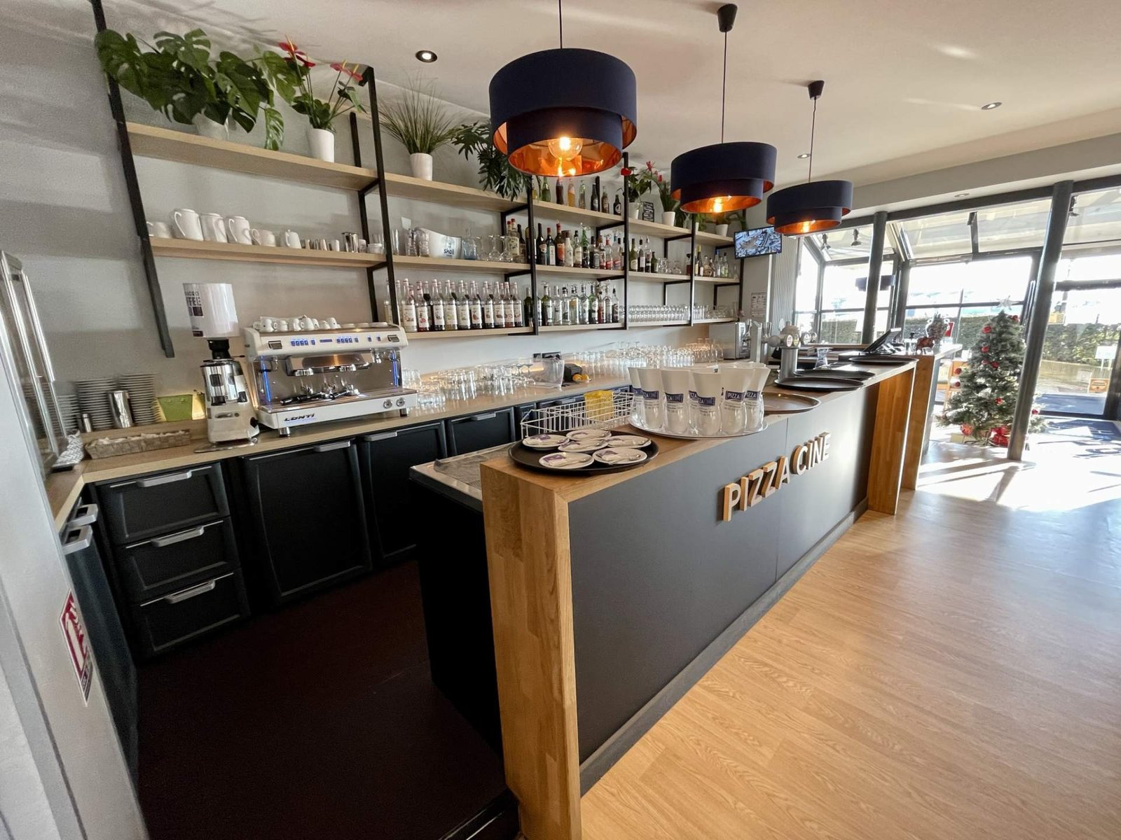 Pizza Cine - Pizzeria, Brasserie, Italien à France - Photo 3